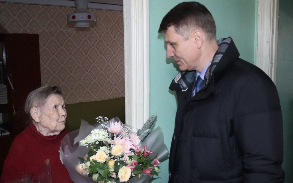 Андрей Ковалев поздравил шахтинских ветеранов с наступающими новогодними праздниками