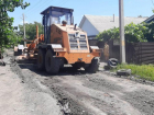В Шахтах активно ведутся работы по благоустройству дорог 