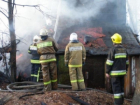 Сгорел дом на улице Коммунальная в Шахтах