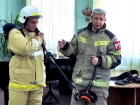 Шахтинские студенты примерили пожарные экипировки и узнали о трудностях работы в пожарной охране