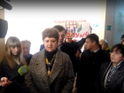 Громким скандалом сопровождалась встреча шахтинцев с властями в школе в посёлке Петровка