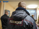 Шахтинец откатил к себе домой спрятанный в кустах мопед: ему грозит до 5 лет тюрьмы 
