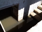 Бьемся четыре года: подвал дома по Ворошилова практически каждый месяц заливает канализация