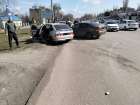 В Шахтах на Артеме столкнулись две легковушки: пострадал пассажир