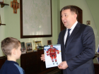 Владимир Путин подарил свою фотографию с автографом школьнику из Шахт