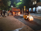 Для удобства горожан в Шахтах ремонтируют дороги ночью 