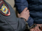 Шахтинец разбил стекло в чужой машине с целью прокатиться, но далеко не уехал