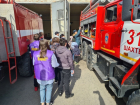 Для детей Донбасса шахтинские пожарные провели занятие по безопасности 