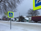 Снегопад вызывает пробки на улице Маяковского в Шахтах