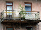 В Шахтах планируют выкупать нежилые помещения в аварийных домах 