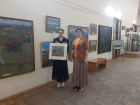 Шахтинка Наталья Сайбаталова передала музею картину из своей коллекции