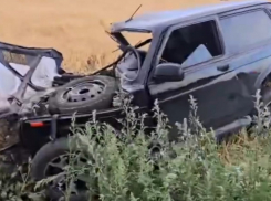 Два человека погибли в страшной аварии под Шахтами 