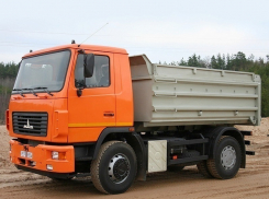 Под Шахтами «раздели» грузовик