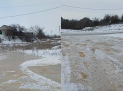 Улицу и новую дорогу в поселке Фрунзе топит канализация в Шахтах