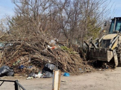 Началась уборка городских кладбищ 