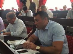 «Вам уже никто не верит. Вы нас предали», - депутат главе города Шахты Ирине Жуковой 