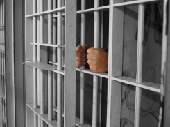  Подозреваемые в убийстве охранника ТЦ «Пушкинский» в Шахтах будут дожидаться суда за решеткой