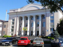 На миллион меньше обойдется ремонт фасада Дворца спорта в Шахтах