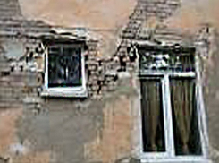 Власти в Шахтах отказывались признавать аварийным дом 1930 года