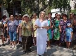 Жители поселка ХБК в Шахтах записали видеообращение к Генеральному прокурору и лидерам всех партий 