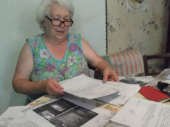 Похваляющиеся коррупционными связями соседи перегородили шахтинской пенсионерке выход из квартиры