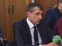 За невнимание к жителям директора департамента городского хозяйства в Шахтах оштрафовали на три тысячи рублей