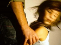 В Красном Сулине педофила, растлившего двух малолетних детей, посадили на 13 лет