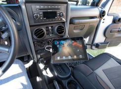 Шахтинец не захотел расплачиваться за проезд и украл планшет 