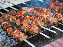 Шахтинец подавился шашлыком и умер