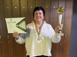 Елена Марченко заняла второе место в областном чемпионате по бильярдному спорту