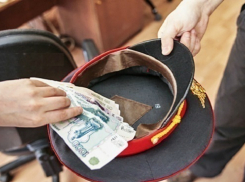 Офицер шахтинской полиции за взятку в 150 000 рублей предлагал отмазать насильника