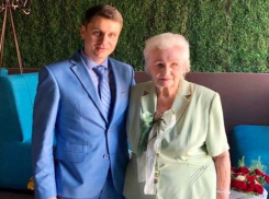 «Держится молодцом!»: 95-й день рождения отметила многоуважаемая шахтинка