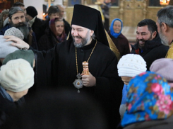 «Ангел в дом заходит»: рождественские службы в Шахтах