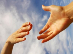 Семье с тремя детьми нужна помощь после пожара в квартире