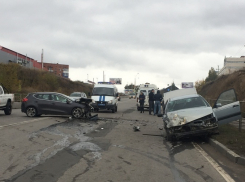 «Киа Сид» вылетела на встречку и протаранила «Фольксваген» в новой аварии на шахтинской «дороге смерти»