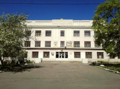 Школа № 12 в Шахтах осталась без ремонта