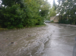 «Наших детей сносит мощным потоком воды по пути в школу», - и снова об улице Земледельческой в Шахтах