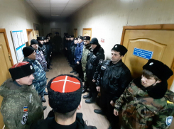 Патрулировать шахтинские улицы теперь будут и представители добровольной казачьей дружины