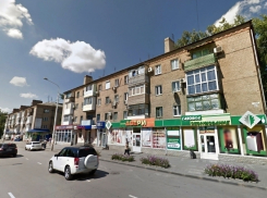 Жители двух шахтинских домов боятся сгореть заживо из-за строительства магазина