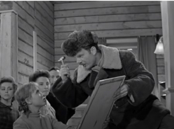 «… Повисели, теперь пусть другие повисят!»: ко Дню города обновят Доску почета