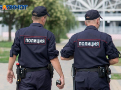 Шахтинка целилась камнем в соседа, а попала в полицейского: стража порядка госпитализировали 