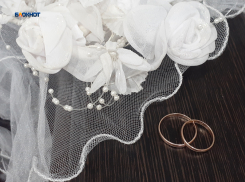 В Шахтах в зеркальную дату зарегистрировали восемь новых семей 