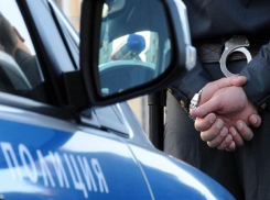 Банду вооруженных налётчиков задержали рядом с Шахтами 