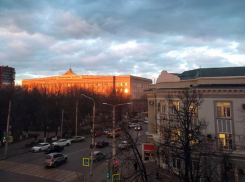 Антициклон не уходит: в Шахтах по-прежнему холодно и сильный ветер