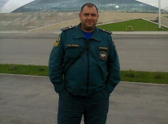 Пострадавший в пожаре в Шахтах сотрудник МЧС Валерий Шапаров находится в искусственной коме