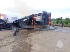 В соседнем Каменске сгорел храм Андрея Первозванного