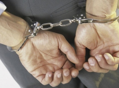 В Шахтах поймали двоих распространителей наркотиков