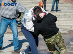 Стали известны подробности избиения молодого человека в Александровском парке