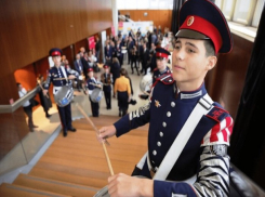 Шахтинским кадетам стоя рукоплескал Милан