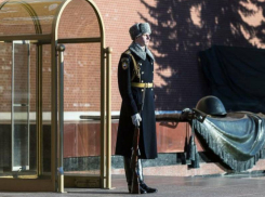 На службу - в Президентский полк: в числе 15 донских призывников в особое подразделение есть и шахтинцы